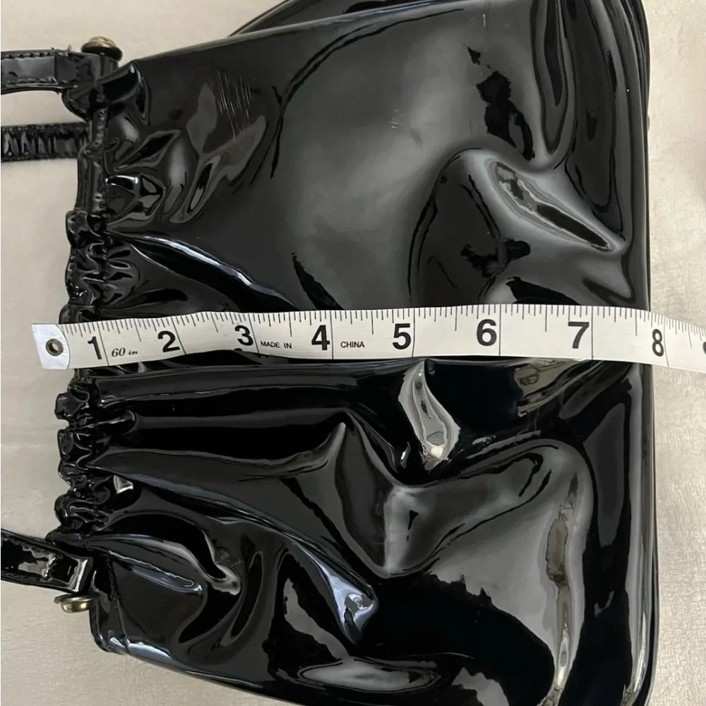 🩷 Patent Leather Top Handle Vintage Bag / Black Gold Hardware 💚
